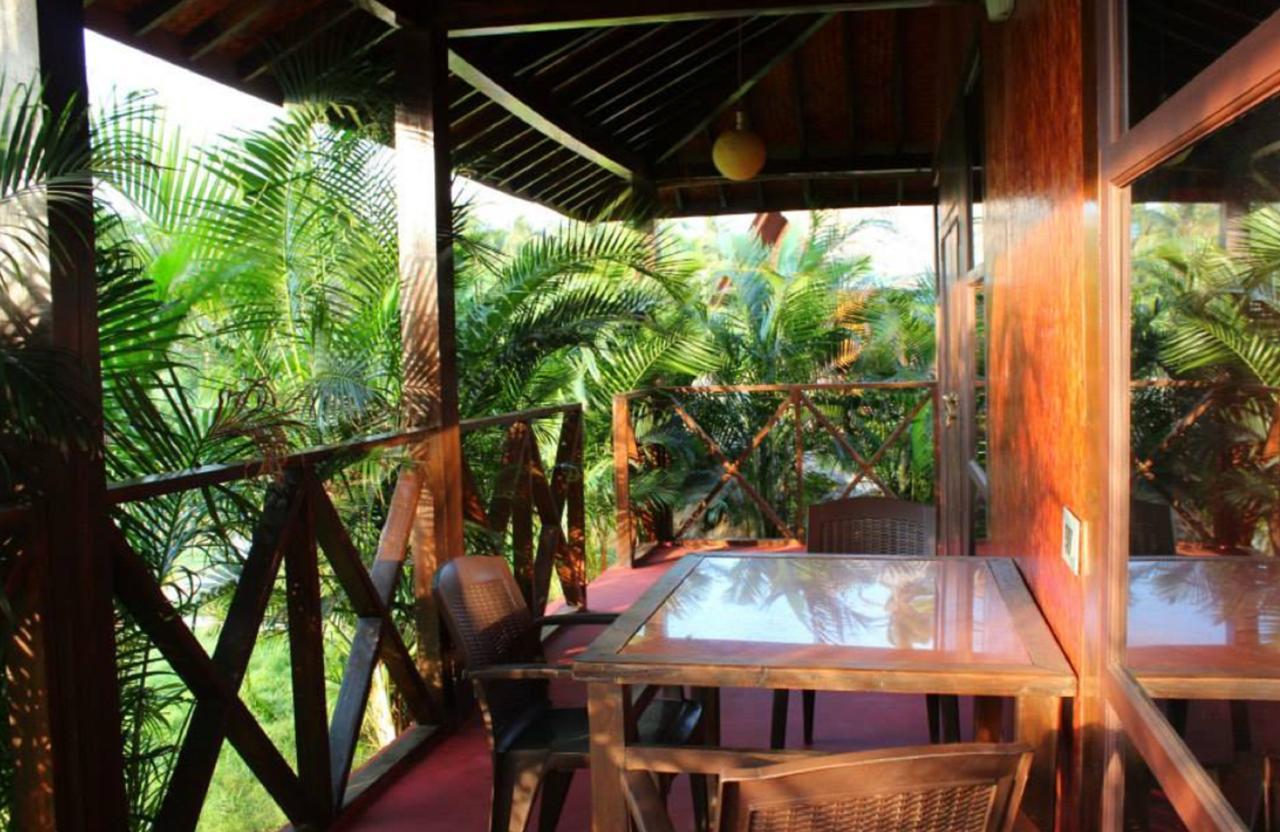 Rock Water Resort Morjim Extérieur photo