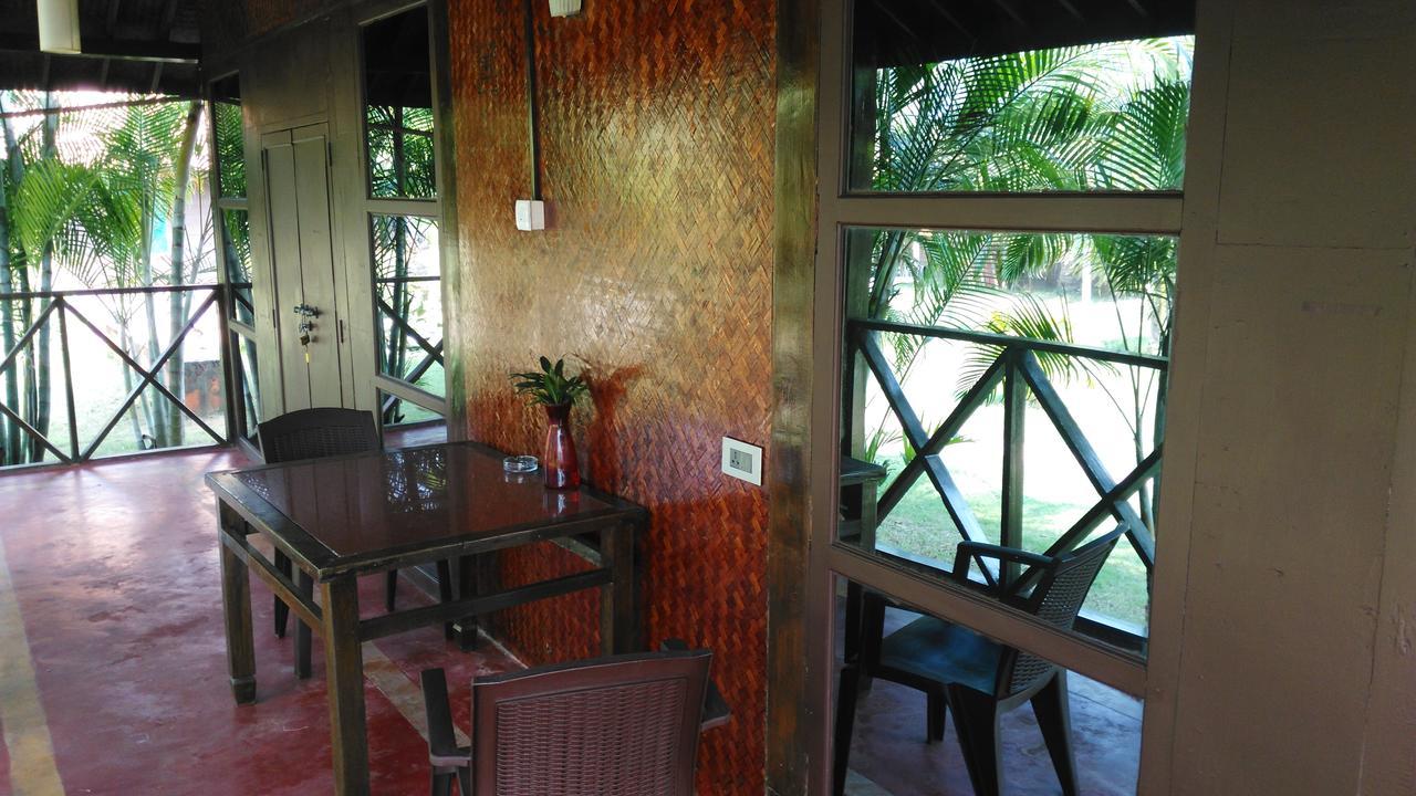 Rock Water Resort Morjim Extérieur photo