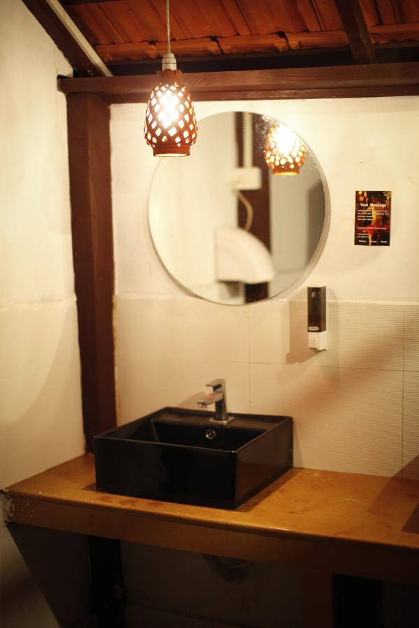 Rock Water Resort Morjim Extérieur photo