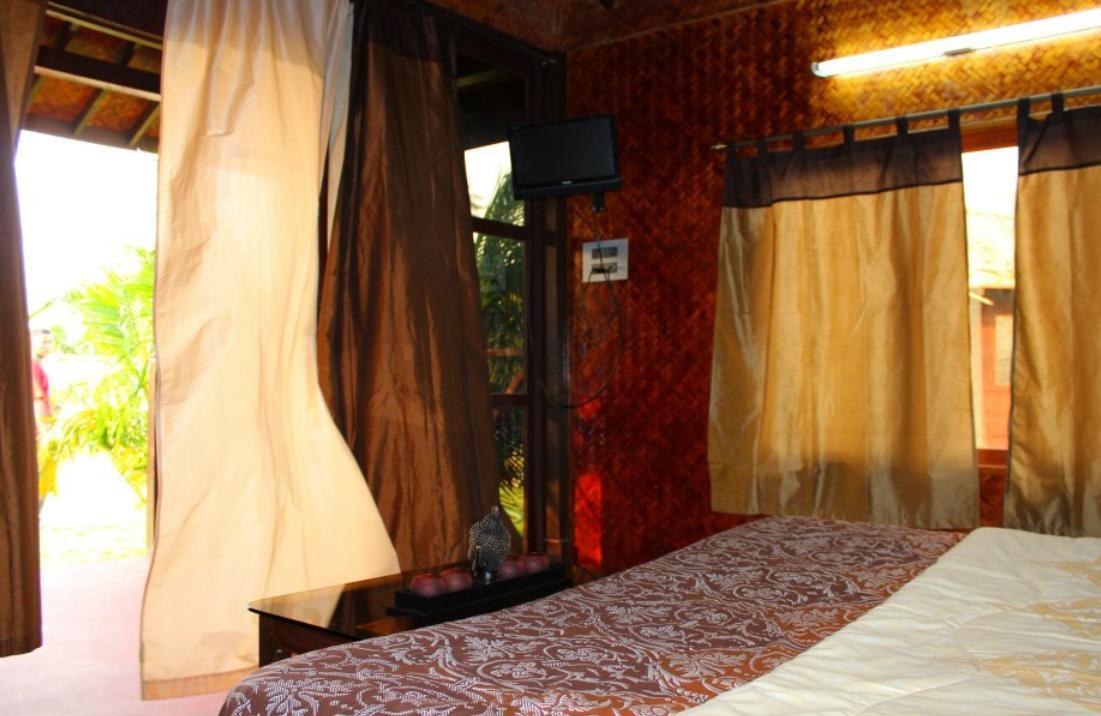 Rock Water Resort Morjim Chambre photo
