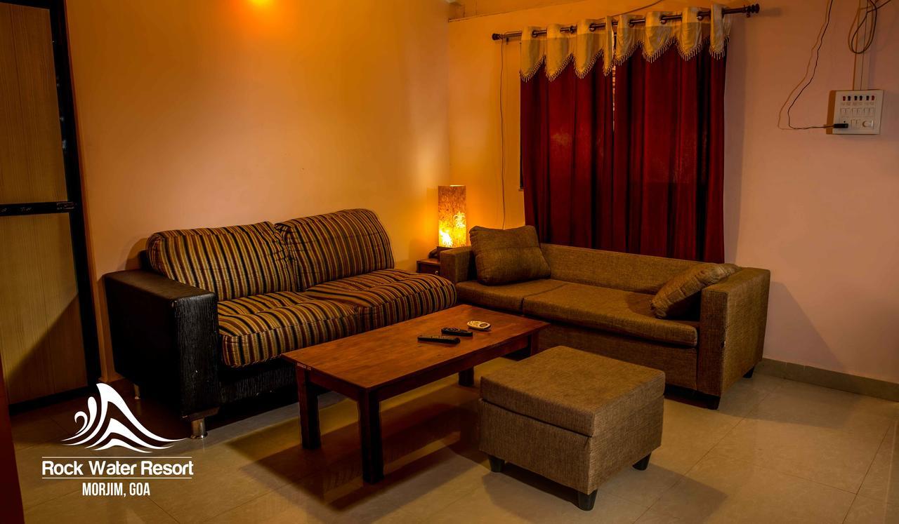 Rock Water Resort Morjim Extérieur photo