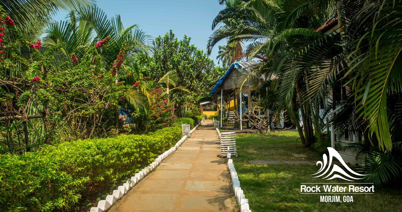 Rock Water Resort Morjim Extérieur photo